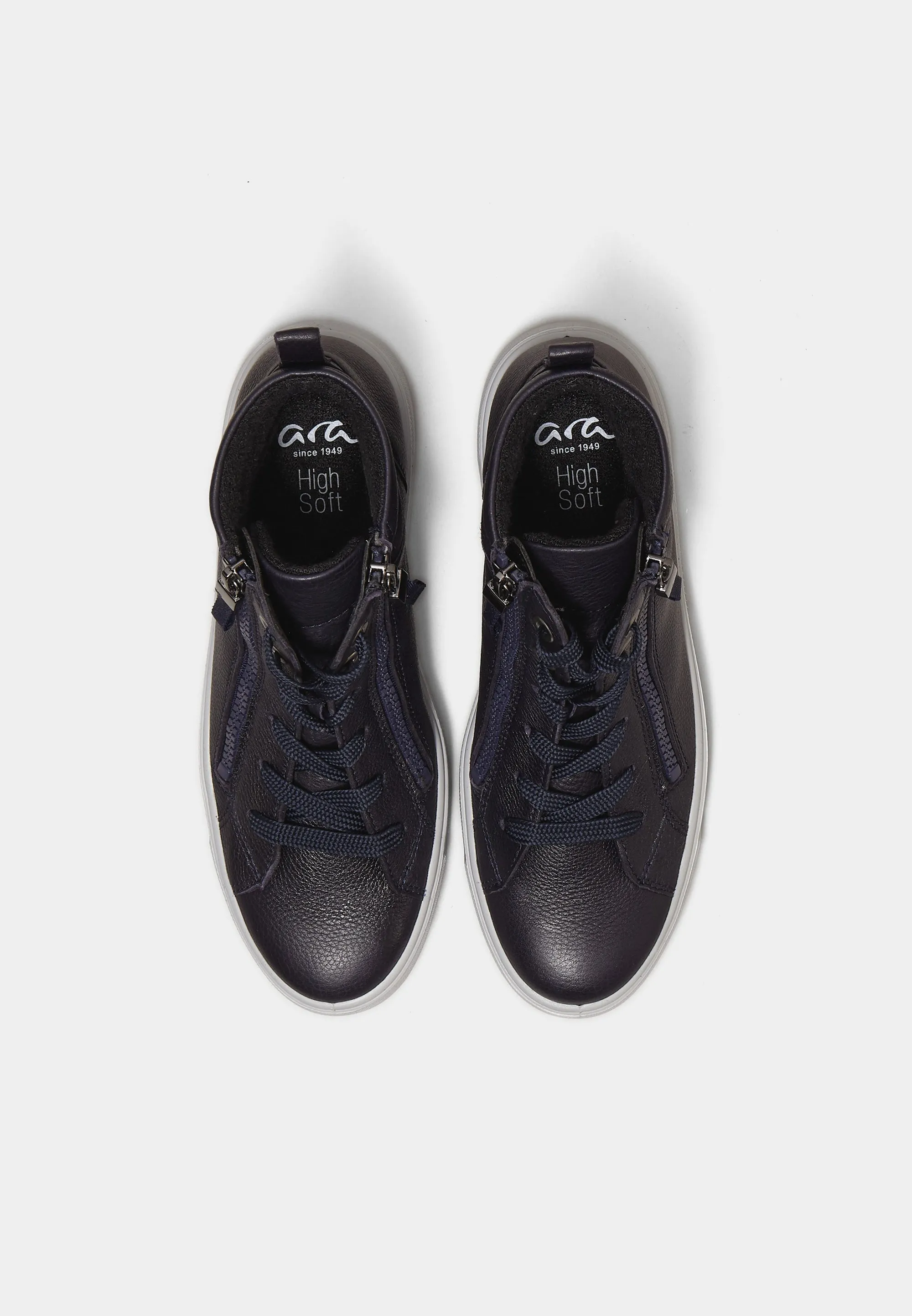 Courtyard 7404 Navy Leather