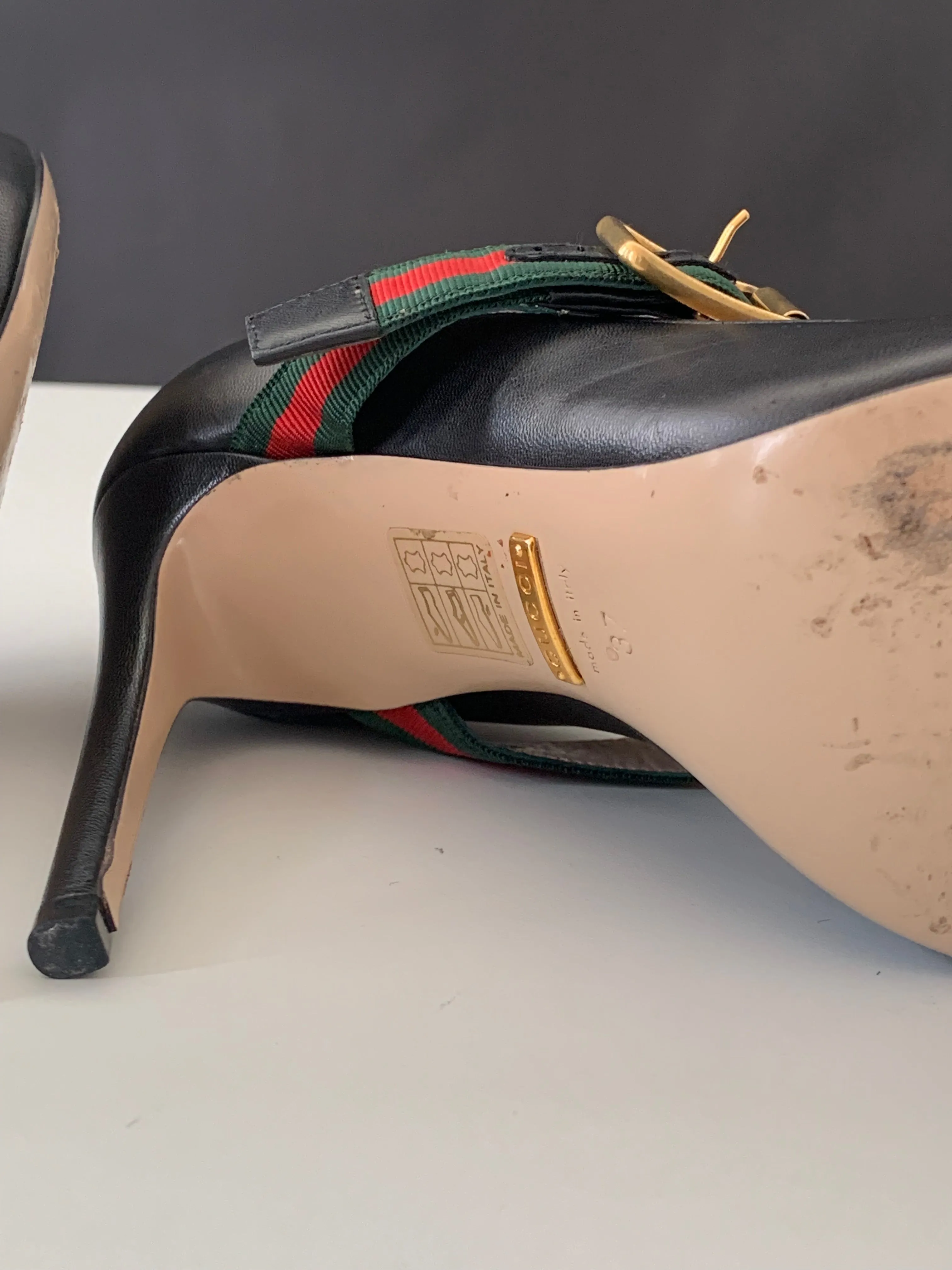 <b>GUCCI </b> <br>Malaga Kid Sylvie High Heel Pumps 37