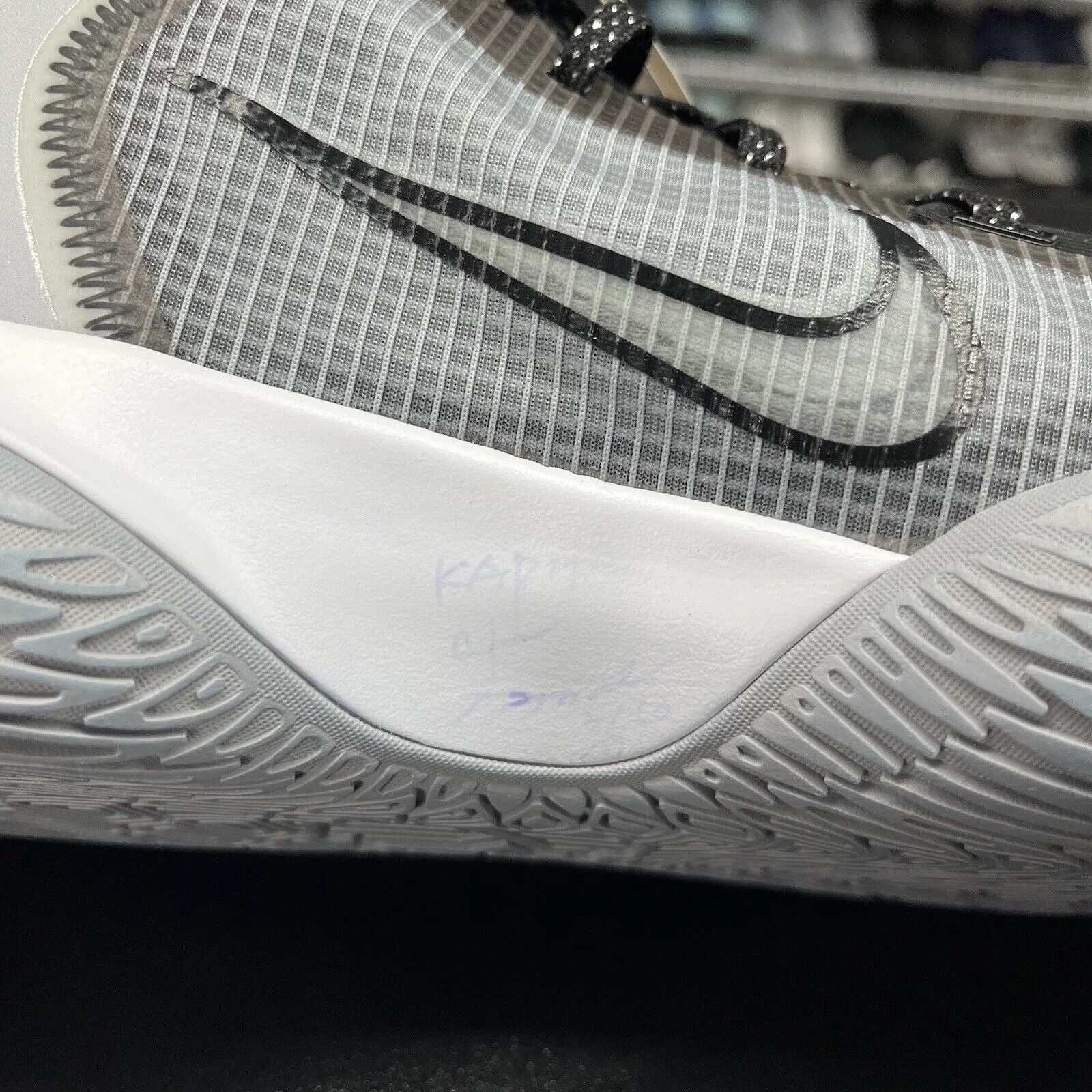 Nike Kyrie Flytrap 4 Wolf Grey Sample Size 9