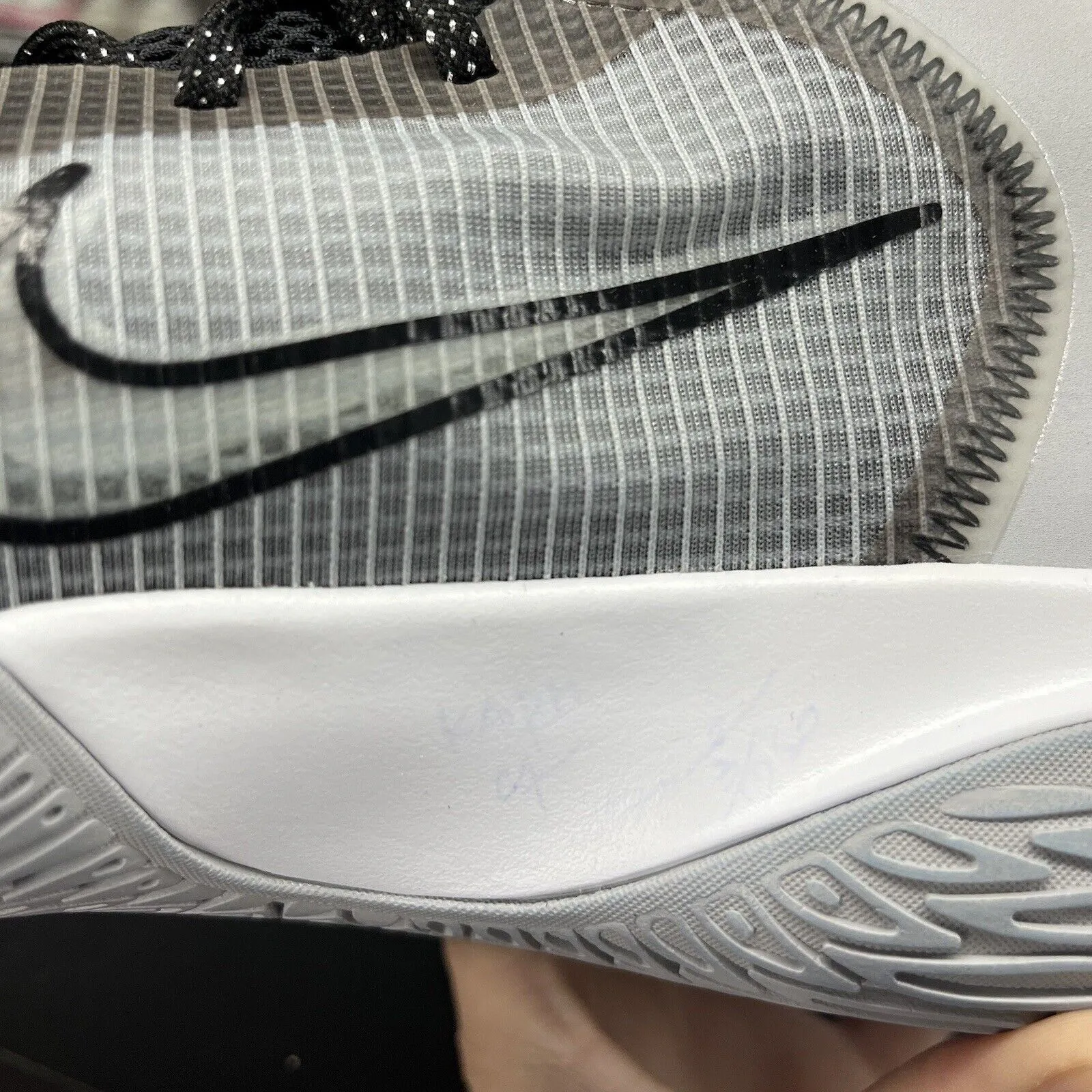 Nike Kyrie Flytrap 4 Wolf Grey Sample Size 9