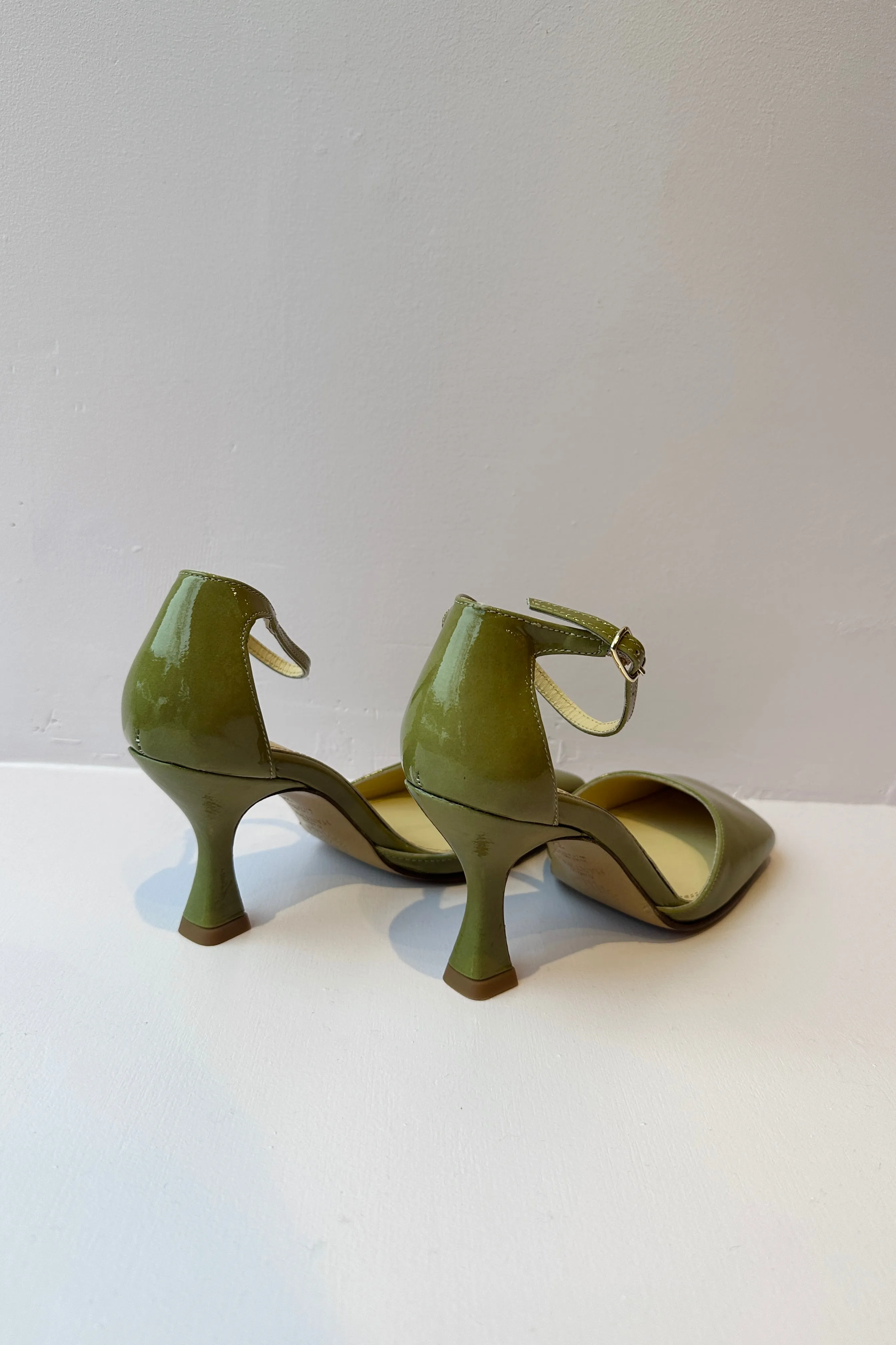 Souliers Martinez - Laura Heel: Olive